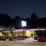 El Patio Inn